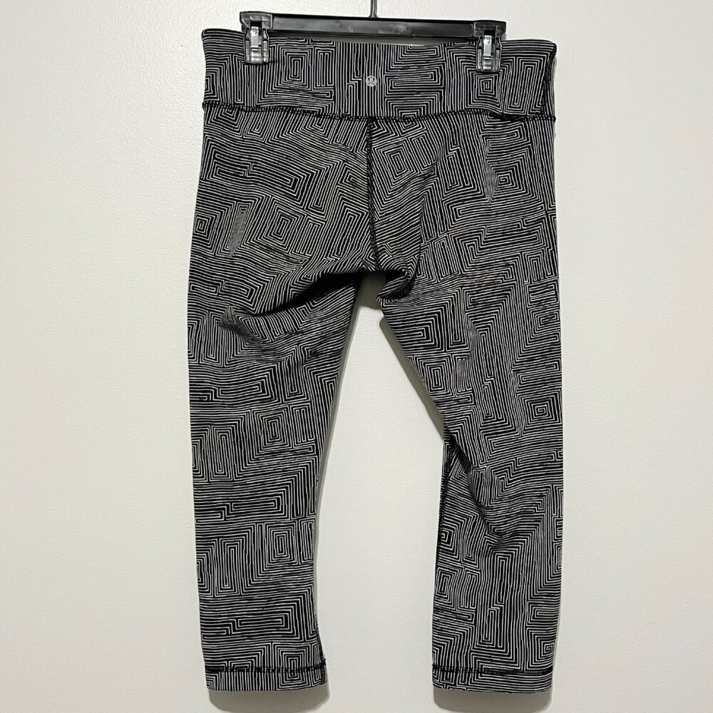 Lululemon Wunder Under Crop III Jaquard Leggings 10 Black Gym Fitness Training - Picture 2 of 6